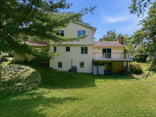 910 Juanita Avenue, Cedar Falls, IA 50613