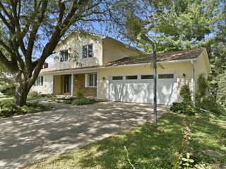 910 Juanita Avenue, Cedar Falls, IA 50613