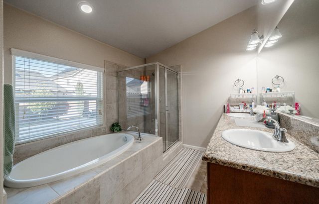 6676 E Dayton Avenue, Fresno, CA 93727