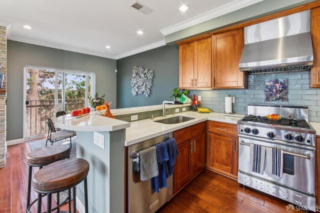 102 Mary Teresa Street, San Francisco, CA 94134
