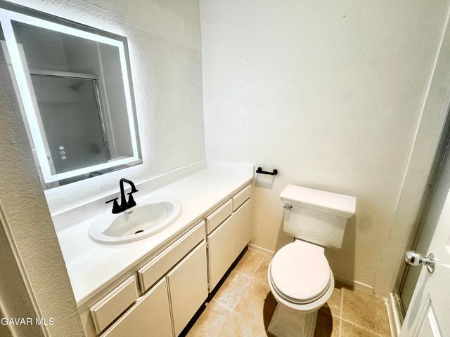 2827 W Avenue K12 Apt 211, Lancaster, CA 93536