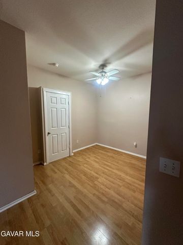 2827 W Avenue K12 Apt 211, Lancaster, CA 93536