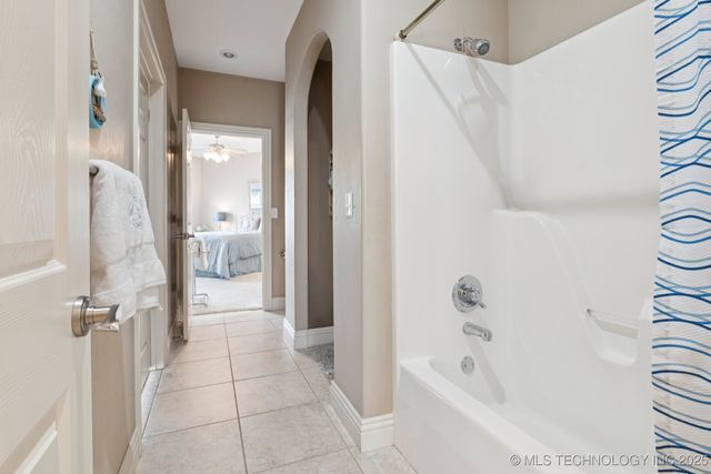 61112 E 243rd Road, Grove, OK 74344