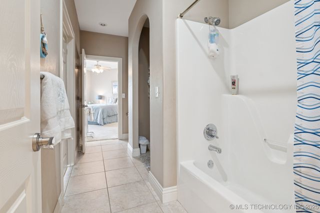 61112 E 243rd Road, Grove, OK 74344