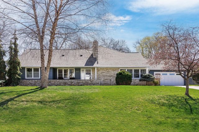 5277 Lochloy Drive, Edina, MN 55436