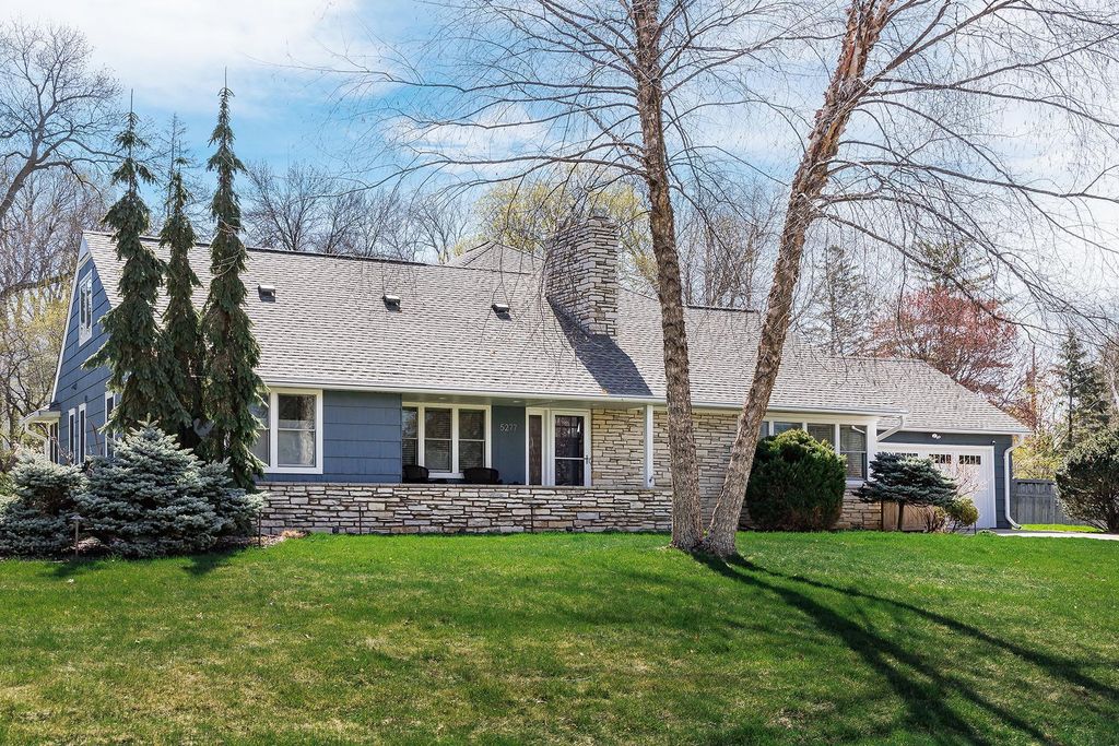 5277 Lochloy Drive, Edina, MN 55436