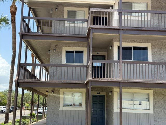 6308 NEWTOWN CIRCLE 8B1, Tampa, FL 33615