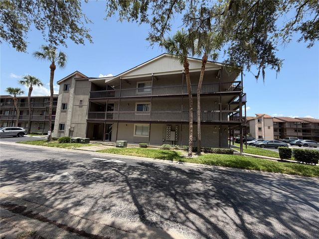6308 NEWTOWN CIRCLE 8B1, Tampa, FL 33615