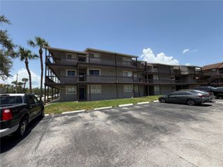 6308 NEWTOWN CIRCLE 8B1, Tampa, FL 33615