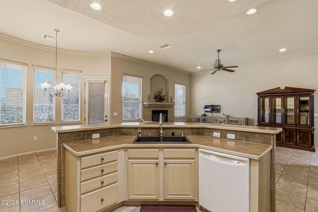 2266 Spirit Rock Drive, Las Cruces, NM 88011