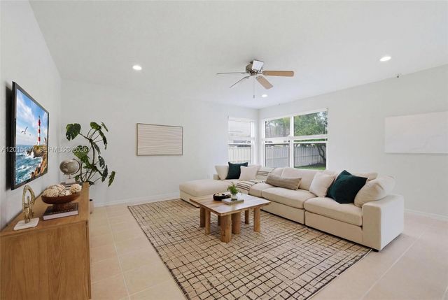 13845 NW 14th Street, Pembroke Pines, FL 33028