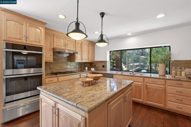 521 Buttonwood Dr., Danville, CA 94506