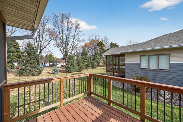 2021 Goodview Avenue N, Oakdale, MN 55128