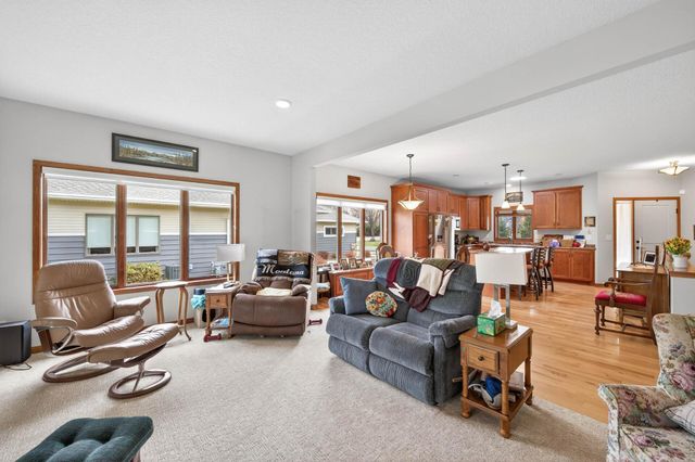 2021 Goodview Avenue N, Oakdale, MN 55128