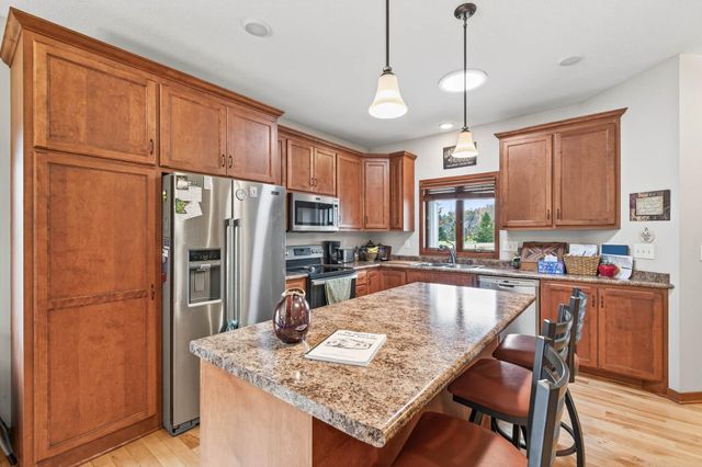 2021 Goodview Avenue N, Oakdale, MN 55128