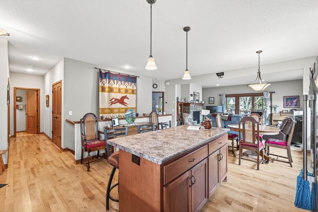 2021 Goodview Avenue N, Oakdale, MN 55128