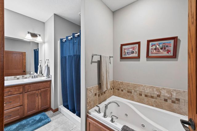 2021 Goodview Avenue N, Oakdale, MN 55128