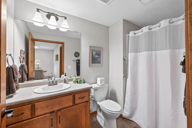 2021 Goodview Avenue N, Oakdale, MN 55128