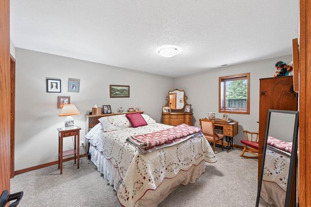 2021 Goodview Avenue N, Oakdale, MN 55128