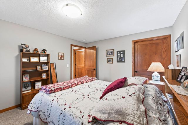 2021 Goodview Avenue N, Oakdale, MN 55128