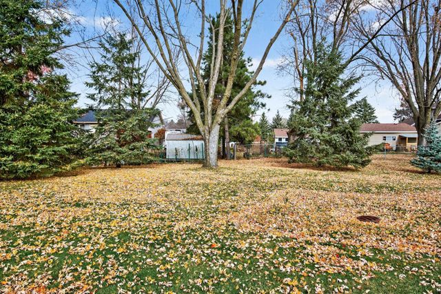 2021 Goodview Avenue N, Oakdale, MN 55128