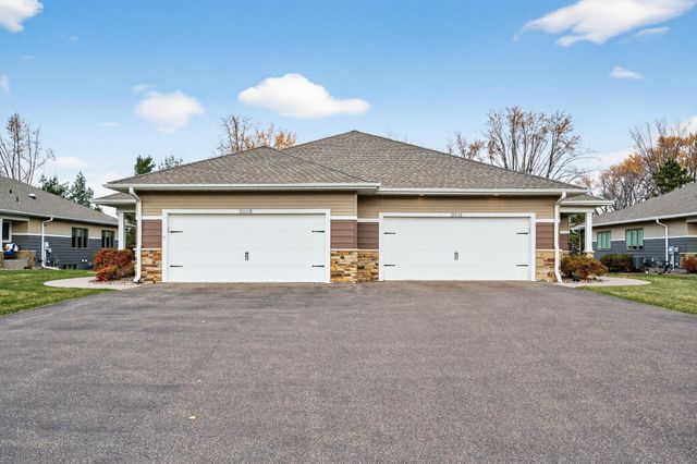 2021 Goodview Avenue N, Oakdale, MN 55128