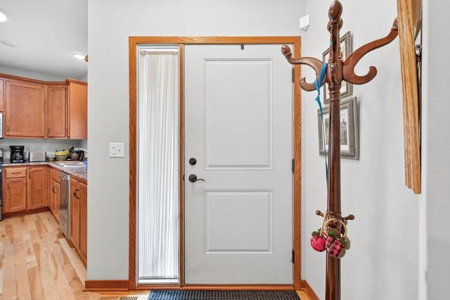 2021 Goodview Avenue N, Oakdale, MN 55128