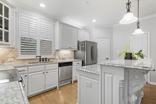 2500 Rockbrook Drive 10, Lewisville, TX 75067