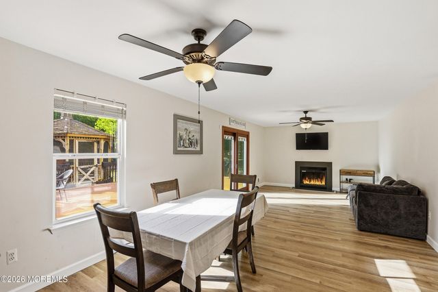 11 Country Road, Jackson, NJ 08527