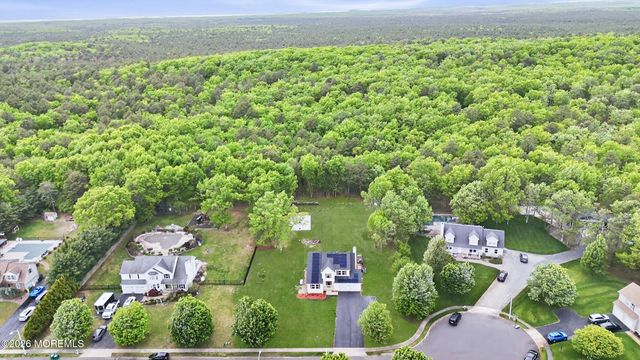 11 Country Road, Jackson, NJ 08527