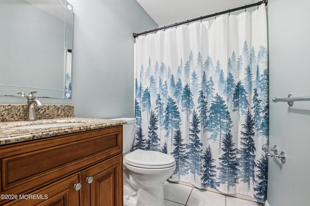 11 Country Road, Jackson, NJ 08527