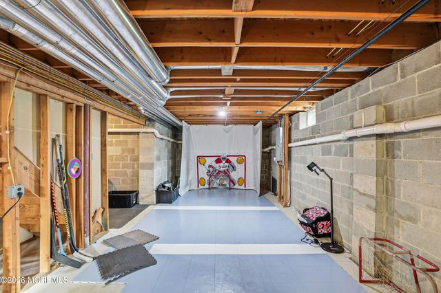 11 Country Road, Jackson, NJ 08527
