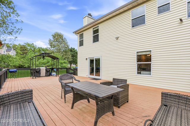 11 Country Road, Jackson, NJ 08527