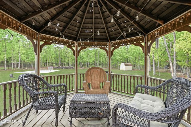 11 Country Road, Jackson, NJ 08527