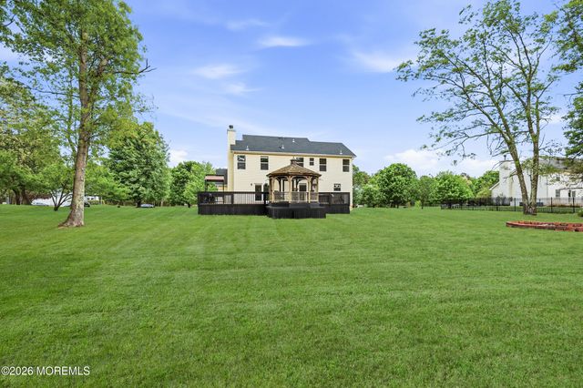 11 Country Road, Jackson, NJ 08527