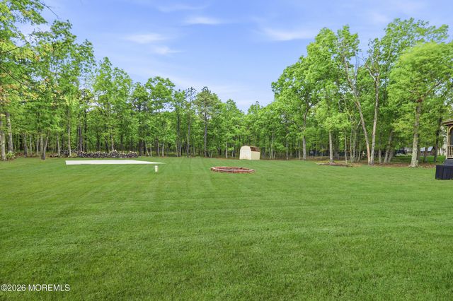 11 Country Road, Jackson, NJ 08527