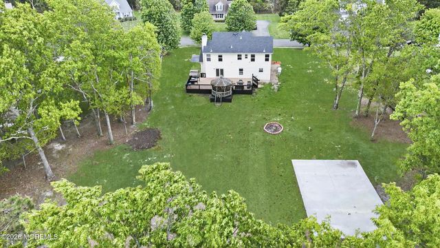11 Country Road, Jackson, NJ 08527