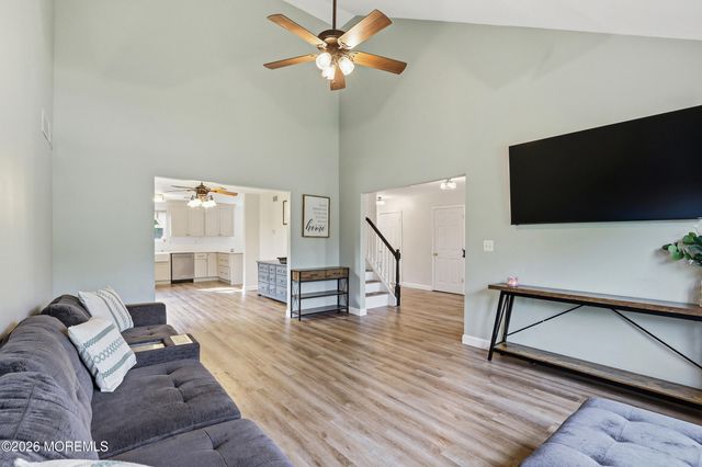 11 Country Road, Jackson, NJ 08527
