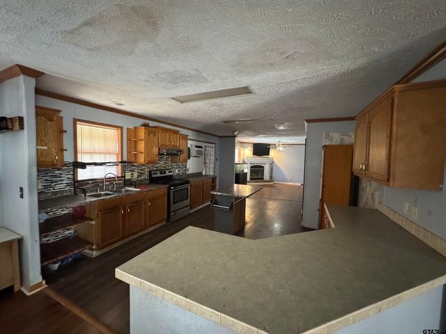 12463 Plum Dr., Lindale, TX 75771