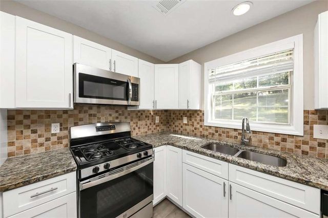 214 Kensington Trace, Stockbridge, GA 30281