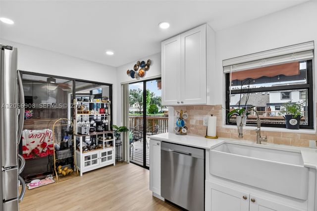 802 Landings Blvd, Green Acres, FL 33413