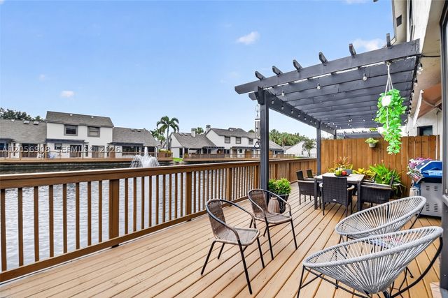 802 Landings Blvd, Green Acres, FL 33413