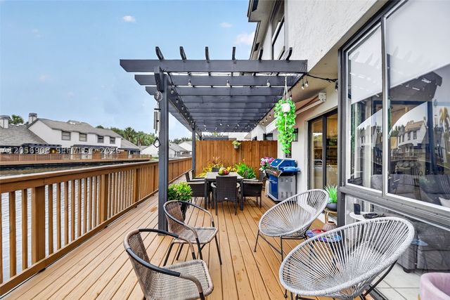 802 Landings Blvd, Green Acres, FL 33413