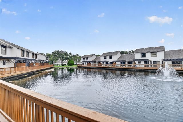 802 Landings Blvd, Green Acres, FL 33413