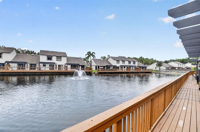 802 Landings Blvd, Green Acres, FL 33413