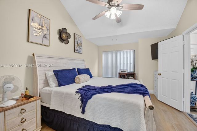 802 Landings Blvd, Green Acres, FL 33413