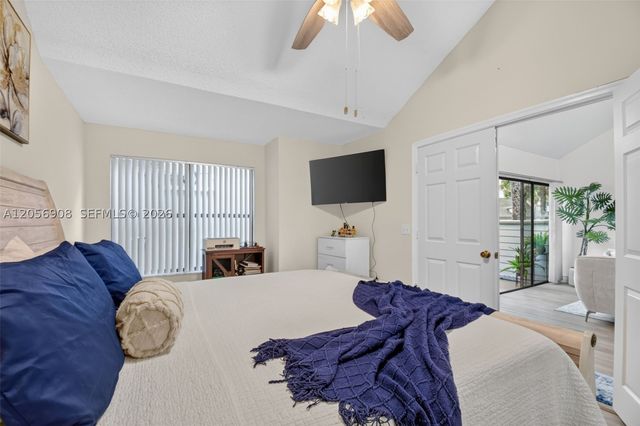 802 Landings Blvd, Green Acres, FL 33413