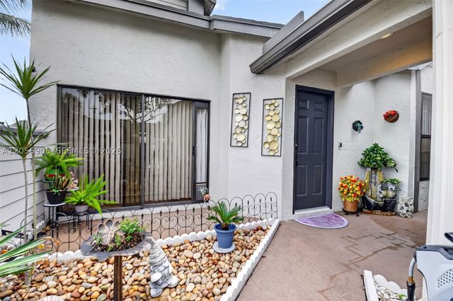 802 Landings Blvd, Green Acres, FL 33413