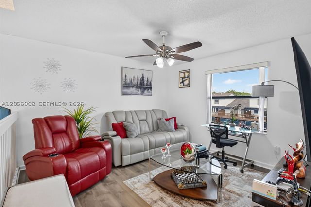 802 Landings Blvd, Green Acres, FL 33413