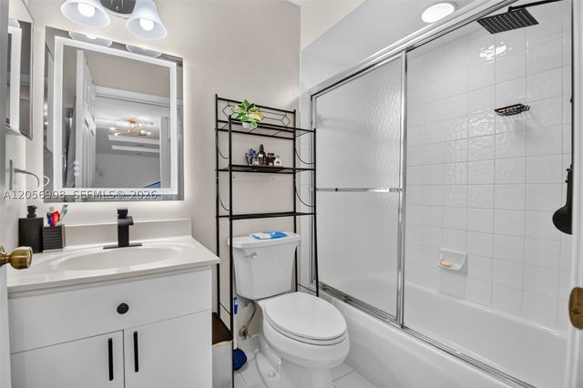 802 Landings Blvd, Green Acres, FL 33413
